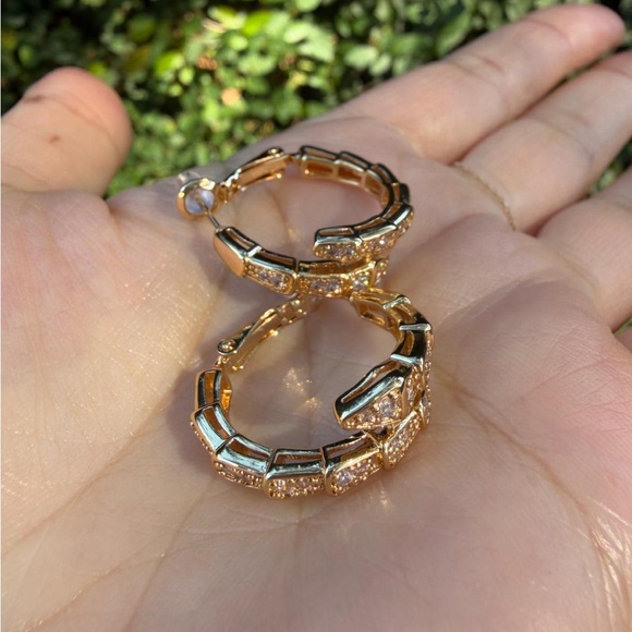 Elegant Blue and Gold Hoop Earrings - Picture 3 of 4